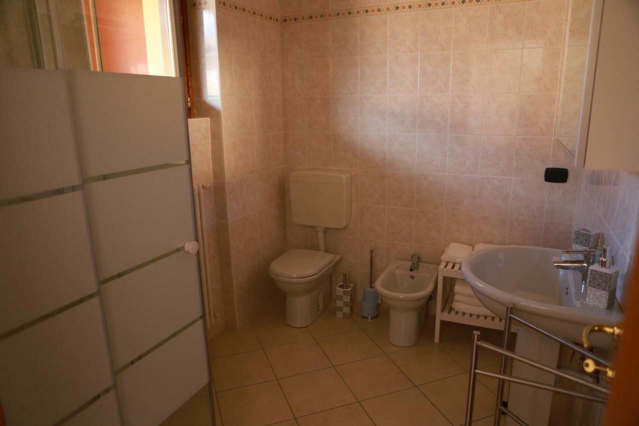 Casa "Giardino Sulla Baia" Lägenhet Colico Exteriör bild